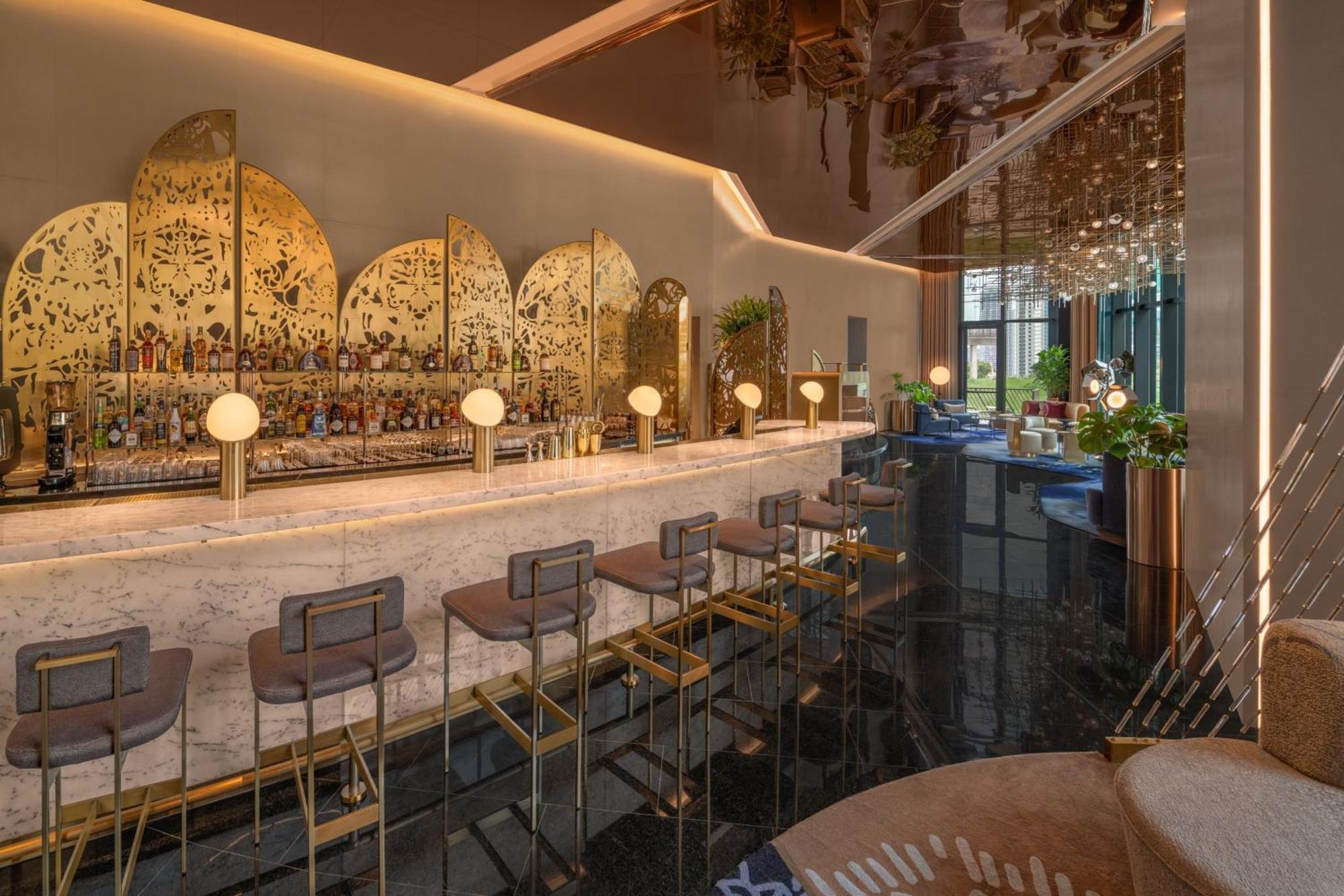 W Macau - Studio City מראה חיצוני תמונה The bar at the 101 Sky Bar