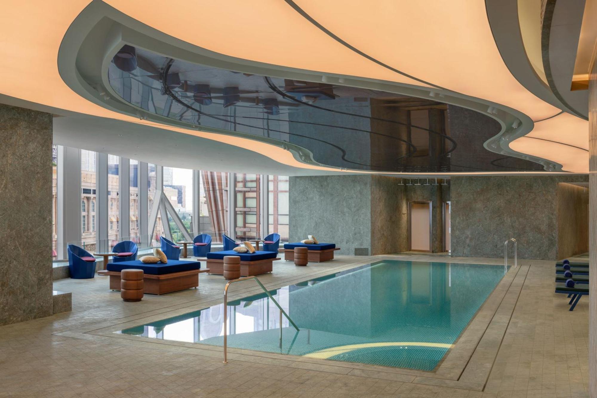 W Macau - Studio City מראה חיצוני תמונה The pool at the spa