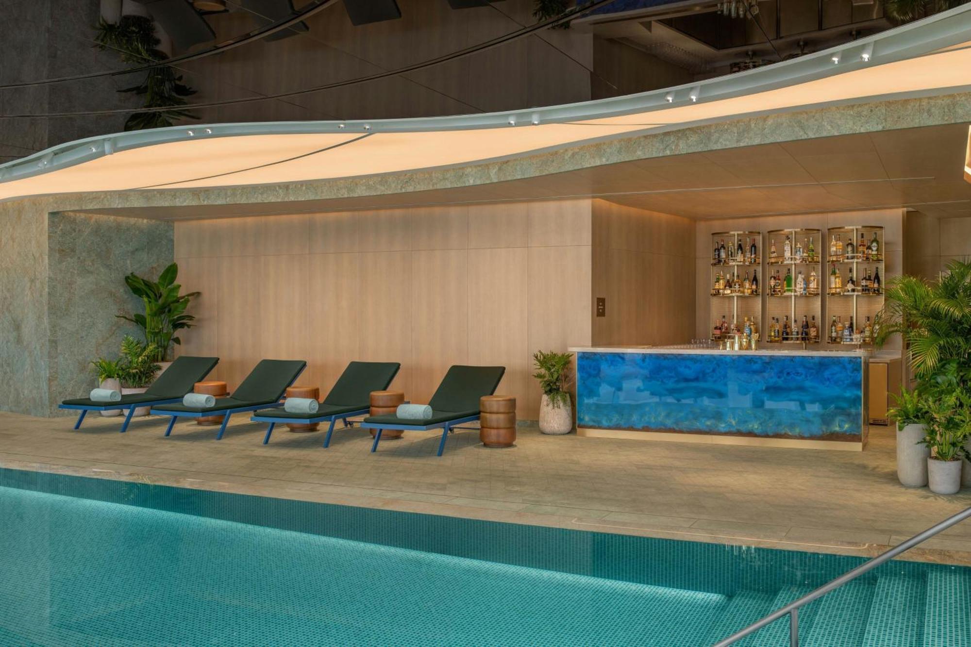 W Macau - Studio City מראה חיצוני תמונה The pool at the hotel