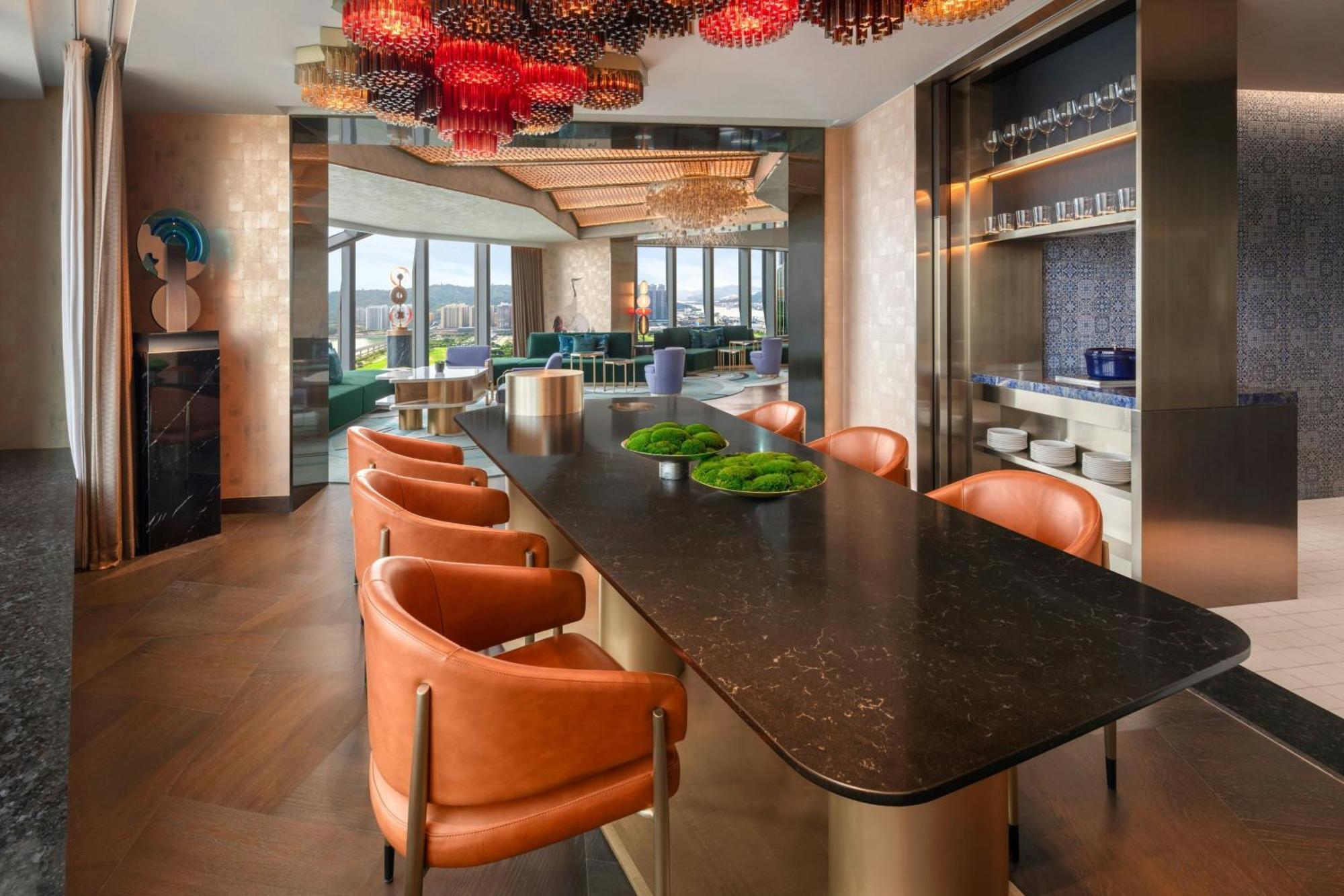 W Macau - Studio City מראה חיצוני תמונה The Club at London Heathrow Airport